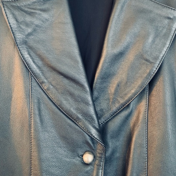 Understated Leather brand single button black blazer - Picture 3 of 5